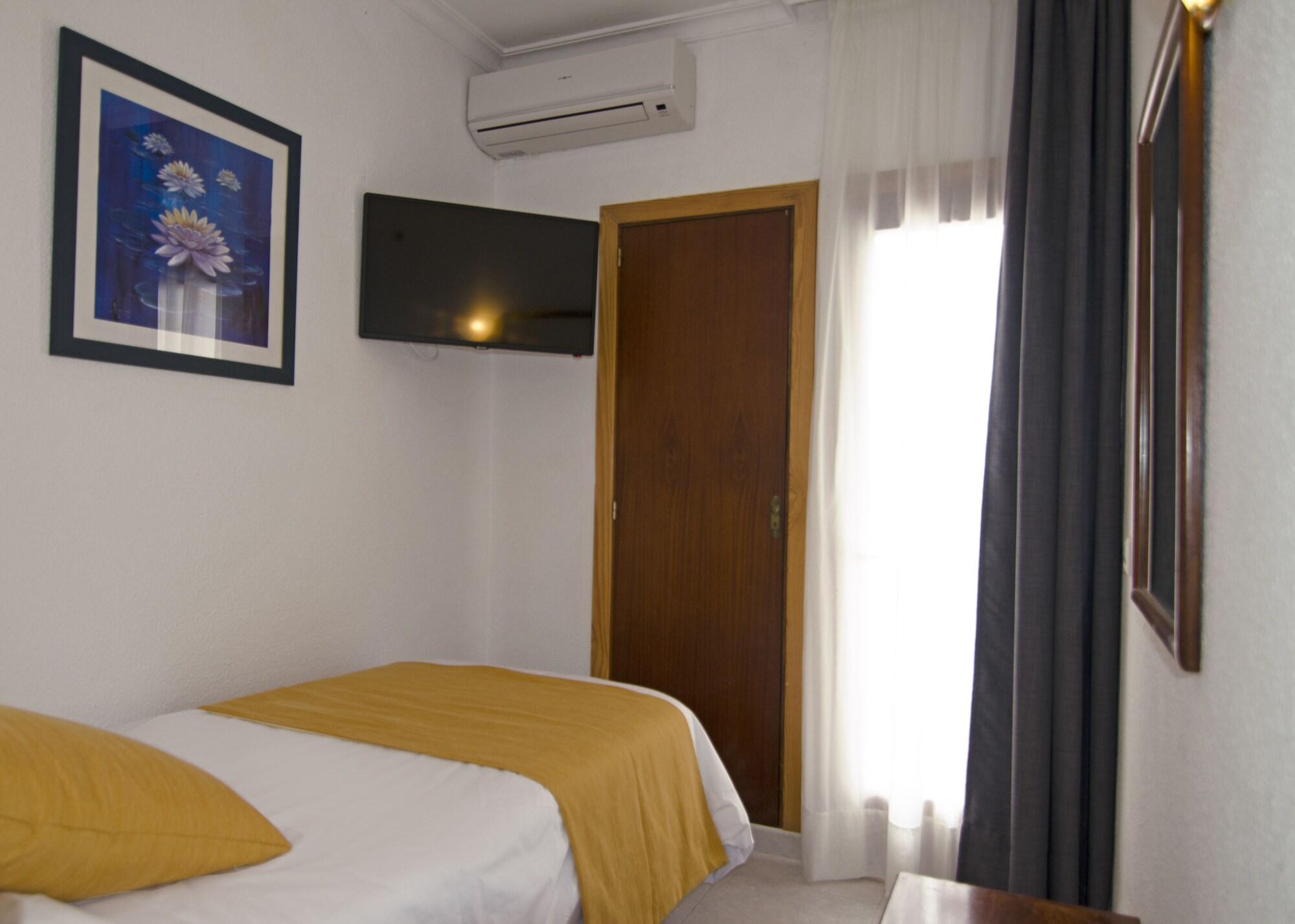 Aparthotel Vibra Bay San Antonio  Buitenkant foto