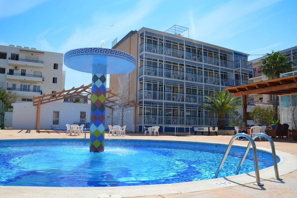 Aparthotel Vibra Bay San Antonio  Buitenkant foto