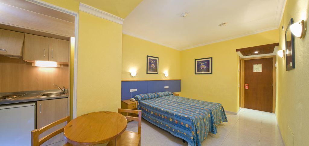 Aparthotel Vibra Bay San Antonio  Buitenkant foto