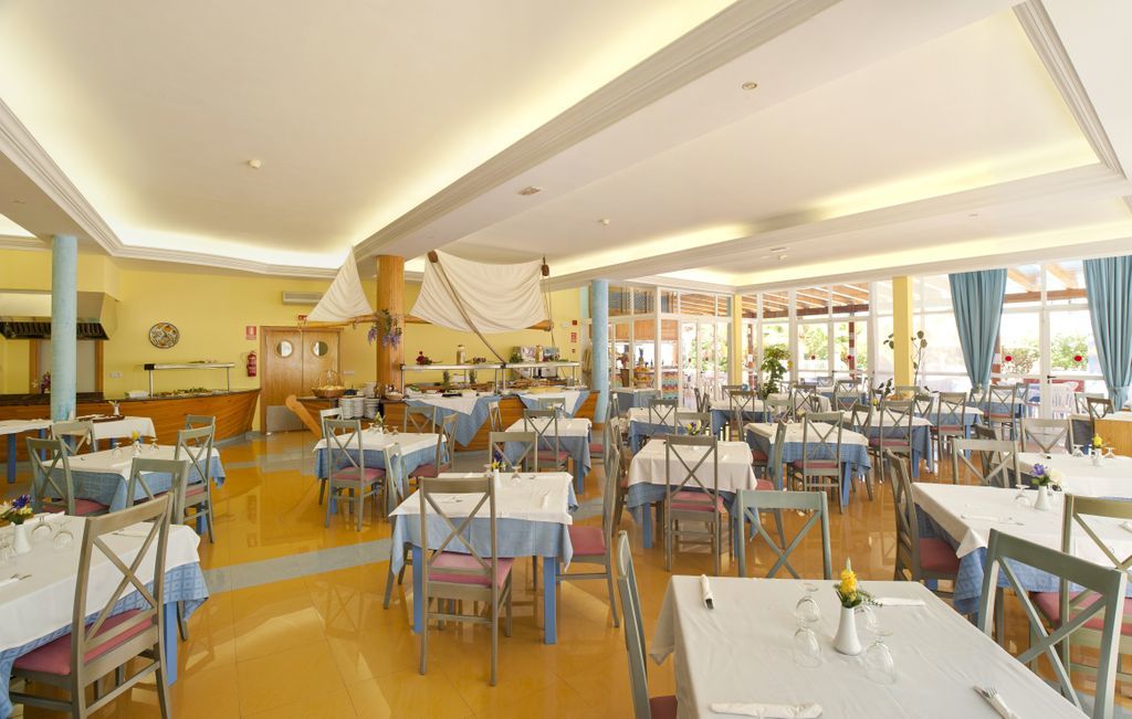 Aparthotel Vibra Bay San Antonio  Buitenkant foto