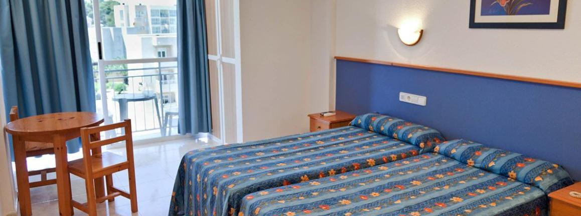 Aparthotel Vibra Bay San Antonio  Buitenkant foto
