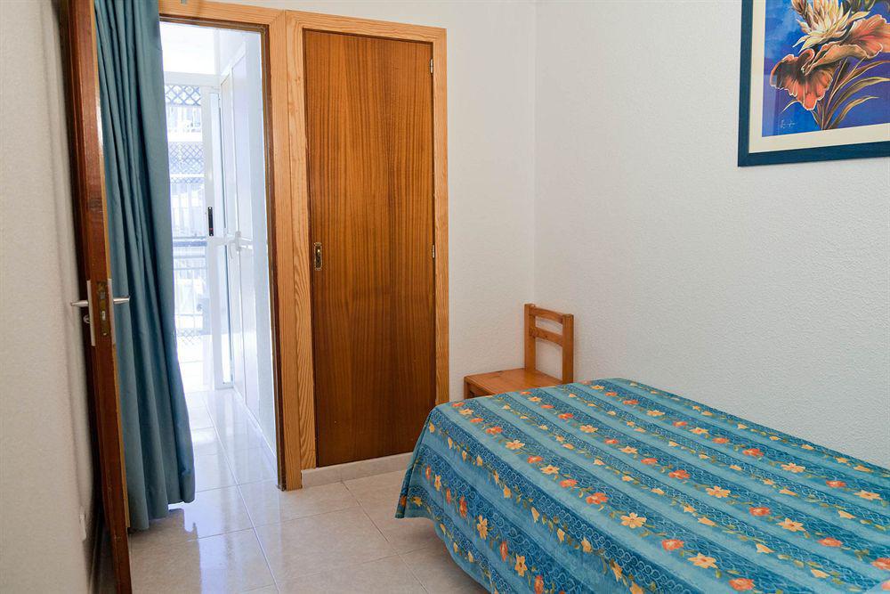 Aparthotel Vibra Bay San Antonio  Buitenkant foto